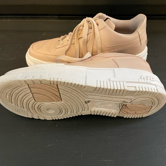 NIKE Air Force 1 “Pixel” in blush pink - Picture 8 of 12